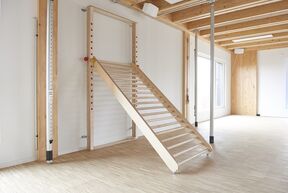 Neigbare Sprossenwand Neigbare Sprossenwand