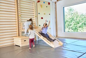 Neigbare Sprossenwand Neigbare Sprossenwand