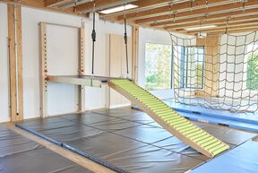 Neigbare Sprossenwand Neigbare Sprossenwand